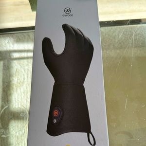 Heated glove liners NWT size large